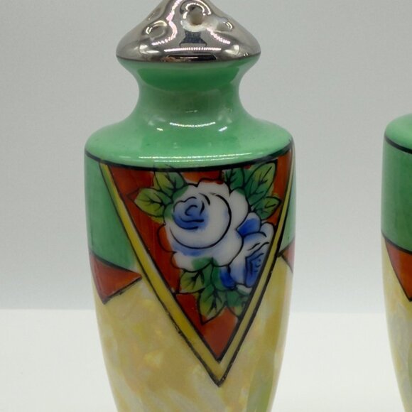 Vintage Hand-Painted Japanese Salt & Pepper Shakers Floral Design ** READ ** - Picture 9 of 10